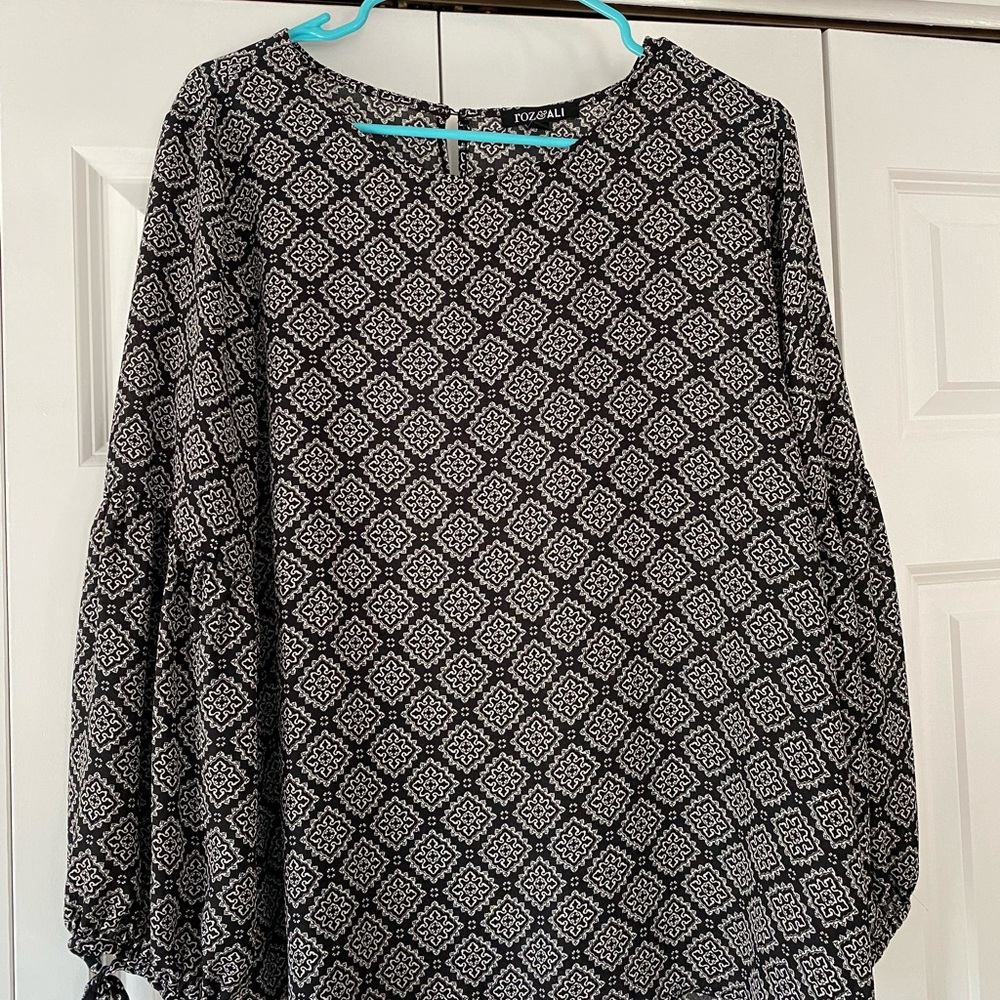 Roz & Ali Blouse size large